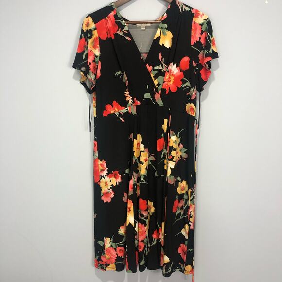 Gilli Dresses & Skirts - Gilli Women's V-Neck Floral Mini Dress Multicolor Size M